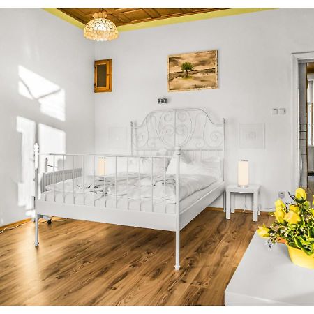 Welcoming 2Br Apt. Near Danube & Millenium Tower Viena Exterior foto